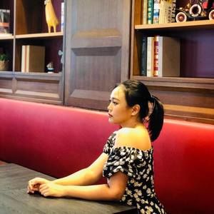 Meet your Posher, Patinya